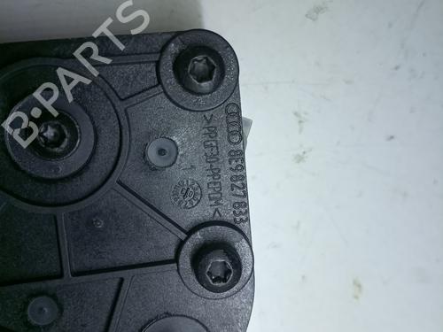 Bakluke lås AUDI A4 B6 Avant (8E5) 1.8 T 8E9827833