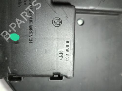 Fuse box BMW 5 (E60)  | BP17272528E1 