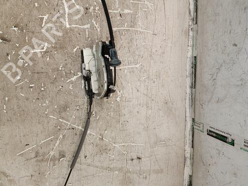 Używane Zamek drzwi przednich prawych VW GOLF VI (5K1) 2.0 TDI (110 hp) 17274031