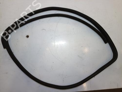 Porta trás esquerda Porta trás esquerda MERCEDES-BENZ C-CLASS (W202) C 220 D (202.121) (95 hp) 17283121 17283121