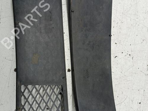 Used Grille VW POLO (6N2) [1999-2001]  17284502