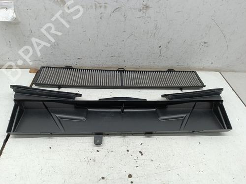 Used Air filter box BMW 1 (E87) 118 d (122 hp) 17284679