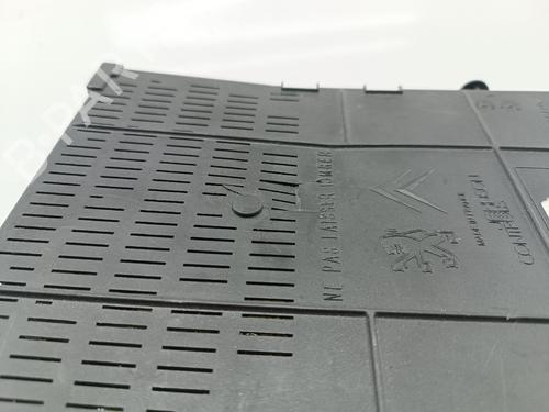 Fuse box CITROËN C5 III (RD_) | BP18117575E1