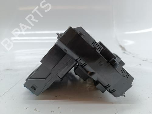 Fuse box BMW 5 (F10) 520 d | BP18652149E1