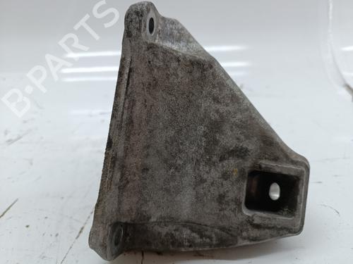 Used Engine mount BMW 5 (F10) 520 d (184 hp) 18652334