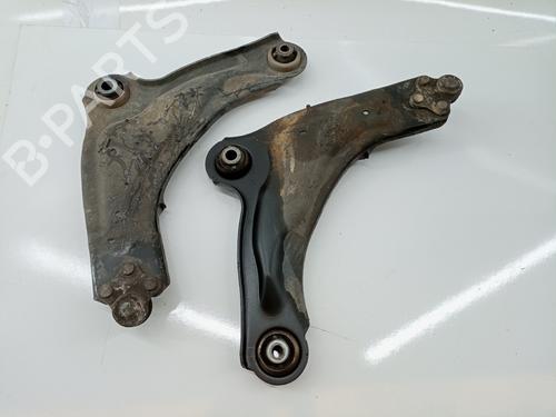 Used Right front suspension arm RENAULT LAGUNA II Grandtour (KG0/1_) [2001-2007]  19044525