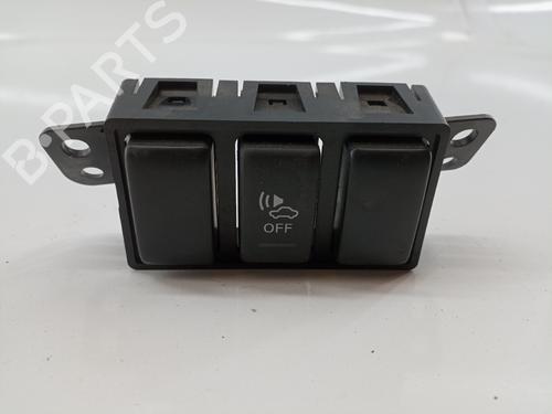 BP19325768I30 main image