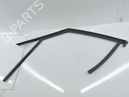 Gummiliste CITROËN DS5 2.0 HDi 165 Hybrid4 4x4 (163 hp) 19410028