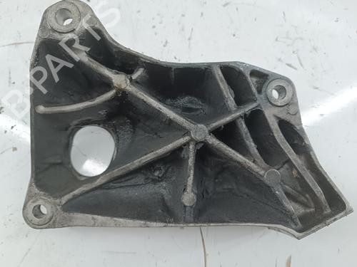 Used Engine mount BMW 5 (F10) 520 d (184 hp) 21197233