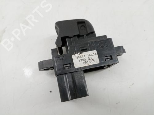 Used Left rear window switch NISSAN JUKE (F15) [2010-2019]  21574128