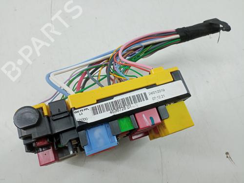 Fuse box PEUGEOT 3008 II SUV (MC_, MR_, MJ_, M4_) | BP22700833E1