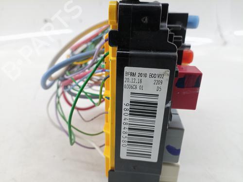 Fuse box PEUGEOT 3008 II SUV (MC_, MR_, MJ_, M4_) | BP22700833E1