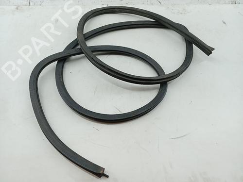 Gummiliste SEAT IBIZA II (6K1) [1993-2002]  23131280