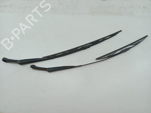 Used Front windshield wiper arm FIAT PUNTO (176_) 1.2 16V (86 hp) 23901824