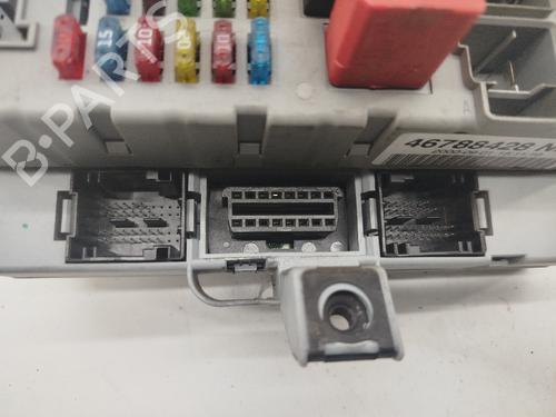Fuse box FIAT PUNTO (188_) 1.2 16V 80 (188.233, .235, .253, .255, .333, .353, .639,... | BP24177189E1