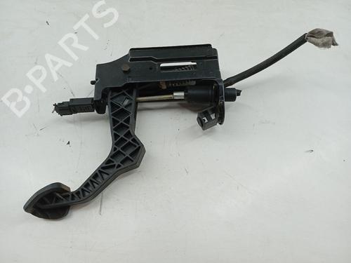 Used Clutch pedal AUDI A3 (8L1) 1.9 TDI (90 hp) 24830386