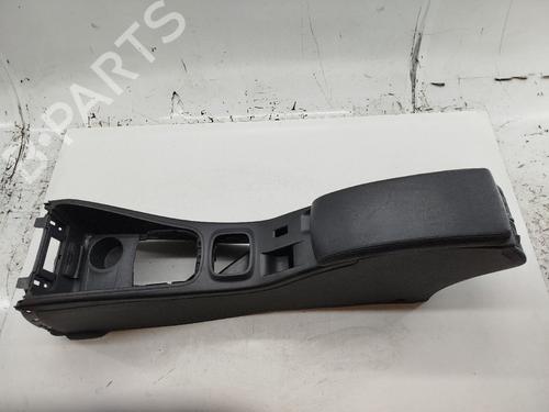 Used Armrest / Center console RENAULT MEGANE III Grandtour (KZ0/1) 1.5 dCi (KZ09, KZ0D, KZ1G, KZ29, KZ14, KZ1W, KZ10, KZ1F,... (110 hp) 24844793