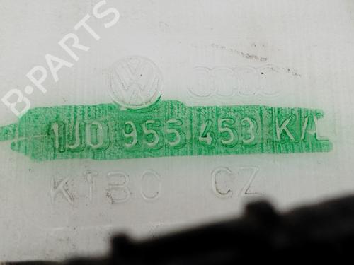 Windscreen washer tank VW GOLF IV (1J1) 1.4 16V | BP25747704C113