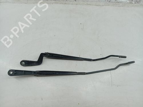 Used Front windshield wiper arm FIAT PUNTO (188_) 1.2 60 (188.030, .050, .130, .150, .230, .250) (60 hp) 26458701