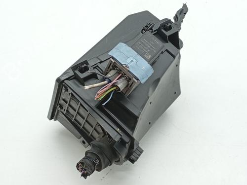 Fuse box PEUGEOT 308 II (LB_, LP_, LW_, LH_, L3_)  | BP27272473E1