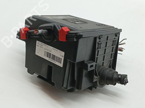 Fuse box PEUGEOT 308 II (LB_, LP_, LW_, LH_, L3_)  | BP27272473E1