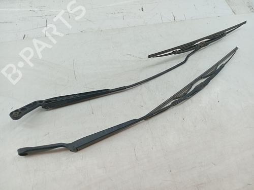 Used Front windshield wiper arm VW GOLF IV (1J1) 1.4 16V (75 hp) 27614643