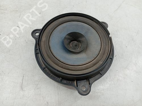 Used Speaker NISSAN X-TRAIL I (T30) 2.5 4x4 (179 hp) 27705546