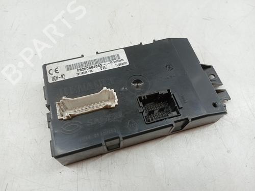 Used Electronic module RENAULT MASTER II Van (FD) [1997-2013]  31253928