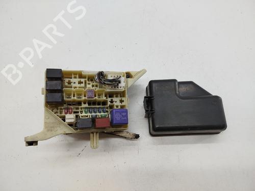 Sikringsdåse TOYOTA YARIS (_P1_) 1.0 (SCP10_, SCP10R) (68 hp) 28119237