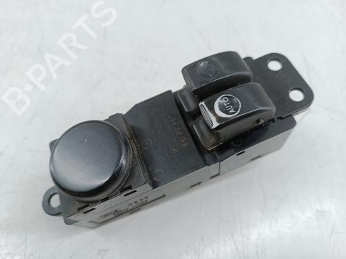Left front window switch HYUNDAI H-1 / STAREX Bus (A1) 2.5 TD 4WD | BP29180283I27 