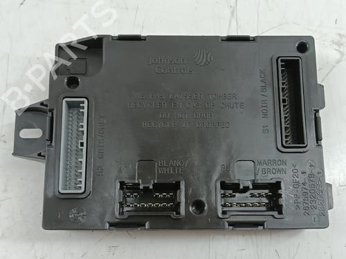 Używane Skrzynka bezpieczników RENAULT CAPTUR I (J5_, H5_) 1.5 dCi 90 (J5N4, J5M5, J5MW, J5M6, J5AL, J5AJ) (90 hp) 29184496