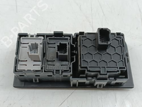 Used Switch RENAULT MEGANE III Grandtour (KZ0/1) 1.5 dCi (KZ09, KZ0D, KZ1G, KZ29, KZ14, KZ1W, KZ10, KZ1F,... (110 hp) 29377936