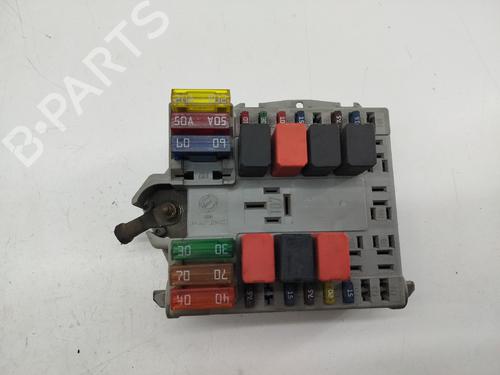 Sicherungskasten für FIAT PUNTO (188_) 1.2 16V 80 (188.233, .235, .253, .255, .333, .353, .639,... (80 hp) 29635352
