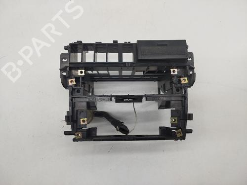 Apoio de Braço / Consola central AUDI A4 B5 Avant (8D5) 1.9 TDI (110 hp) 29737329