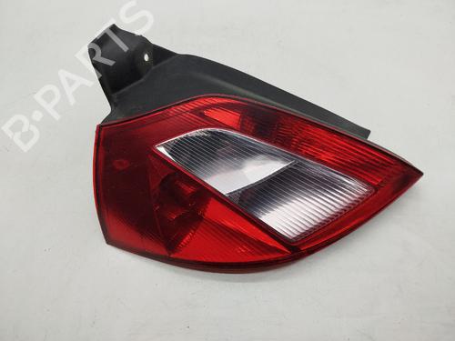 Farolim esquerdo RENAULT MEGANE II (BM0/1_, CM0/1_) 1.5 dCi (BM0F, BM0T, BM2B, CM0F, CM0T) (82 hp) 29957691