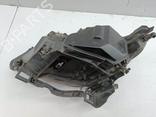 Używane Lampa przednia prawa BMW 5 Touring (E61) 530 d (218 hp) 30077901