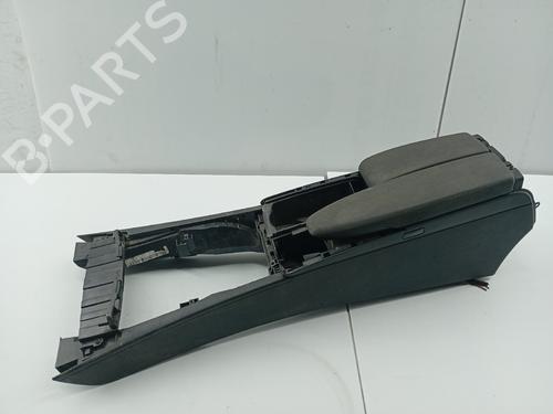 Used Armrest / Center console MERCEDES-BENZ C-CLASS (W204) C 220 CDI (204.002) (163 hp) 30089905