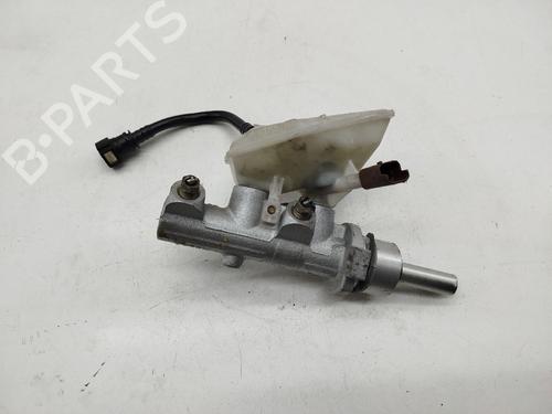 Used Brake master cylinder PEUGEOT 307 SW (3H) 1.4 HDi 70 (68 hp) 30272535
