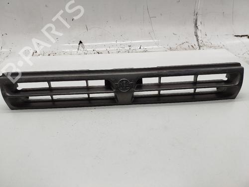 Used Grille NISSAN BLUEBIRD (T72 , T12, U12) 2.0 D (SLT72, T12) (67 hp) 30302326