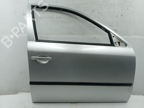 Used Right front door SKODA OCTAVIA I (1U2) 1.4 16V (75 hp) 30318121