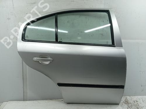 Used Right rear door SKODA OCTAVIA I (1U2) 1.4 16V (75 hp) 30318138