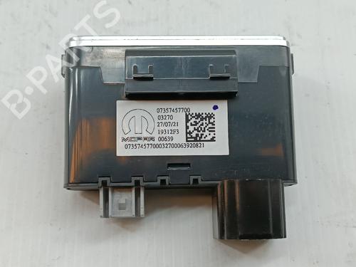 Used Instrument cluster FIAT 500 C (312_) 1.0 Mild Hybrid (312.AYD1B) (69 hp) 30510301