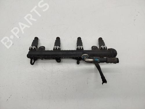 Used Injection rail OPEL CORSA C (X01) 1.2 (F08, F68) (75 hp) 30536588