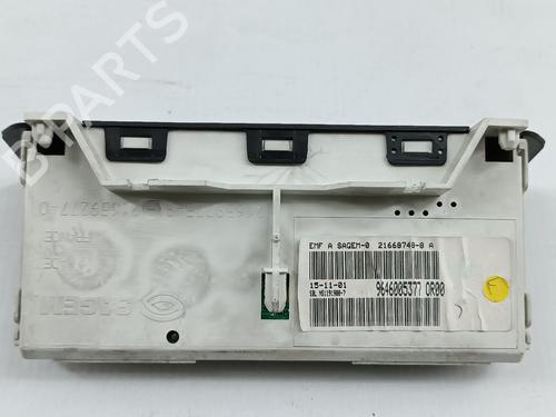 Used Display monitor PEUGEOT 206 Hatchback (2A/C) 1.1 i (60 hp) 30645331