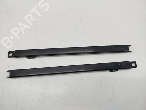 Used Right headlight MERCEDES-BENZ 190 (W201) D 2.0 (201.122) (72 hp) 30792609