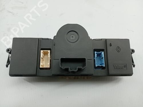 Used Climate control RENAULT SCÉNIC II (JM0/1_) 1.5 dCi (JM1E, JM16) (106 hp) 30839579