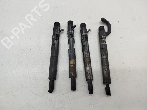 Used Injector RENAULT CLIO II Hatchback Van (SB0/1/2_) 1.5 dCi (SB07) (65 hp) 31052863