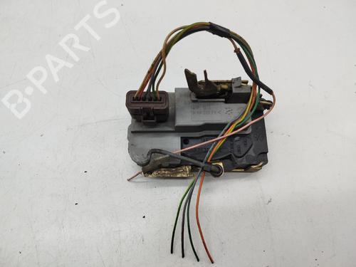 Cerradura puerta delantera derecha CITROËN XSARA Coupe (N0) 1.4 HDi (68 hp) 31073595