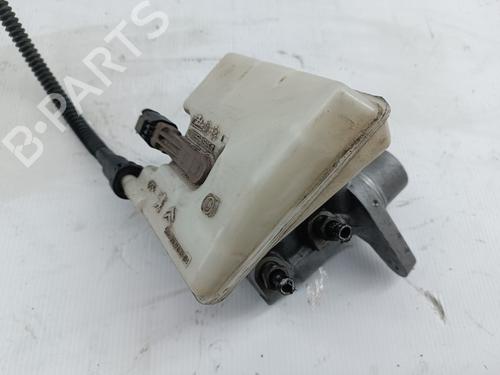 Used Brake master cylinder PEUGEOT 3008 I MPV (0U_) [2009-2017]  31132392