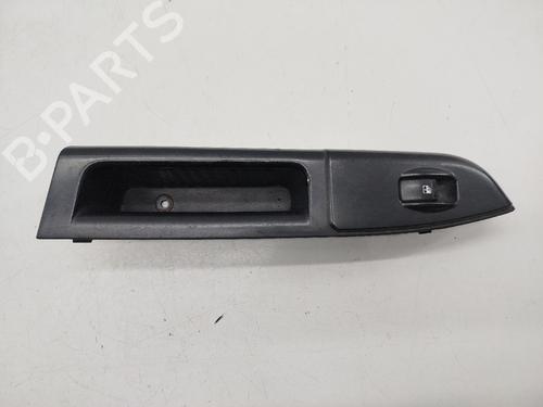 Mando elevalunas delantera derecho HYUNDAI GETZ (TB) 1.1 (63 hp) 31254341